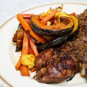Bondiola agridulce con verduras grilladas